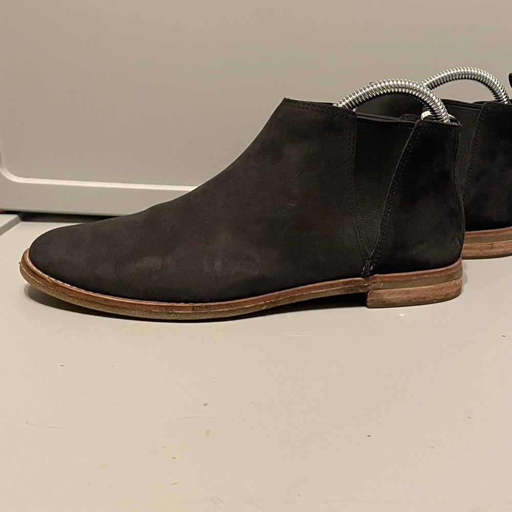 Sperry suede black ankle boots size 8.5 women’s pull on boot. - Picture 1 of 5